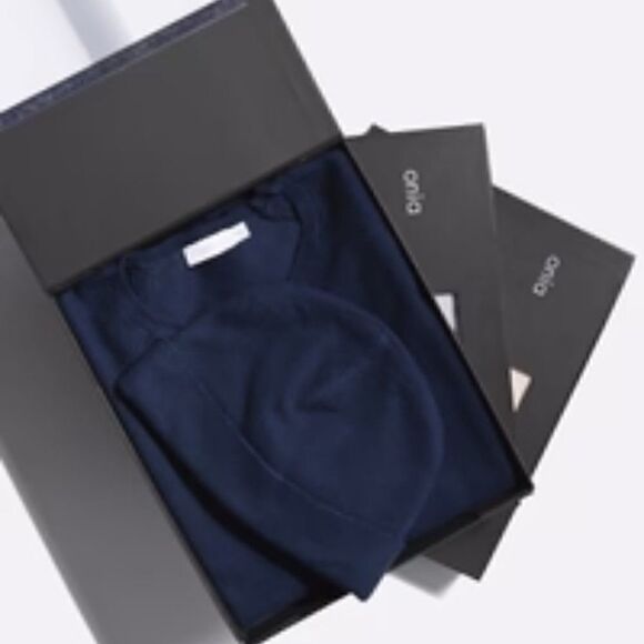 Onia Waffle Navy Cashmere Boxset Long Sleeve Sweater & Beanie XL New in Box NWT - Picture 2 of 13